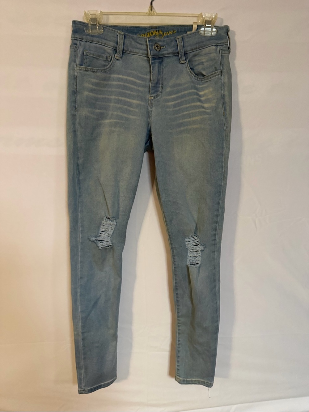 Arizona Jean Company Light Wash Ripped Skinny Jeans